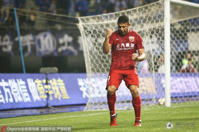 公交车被cao合不拢腿